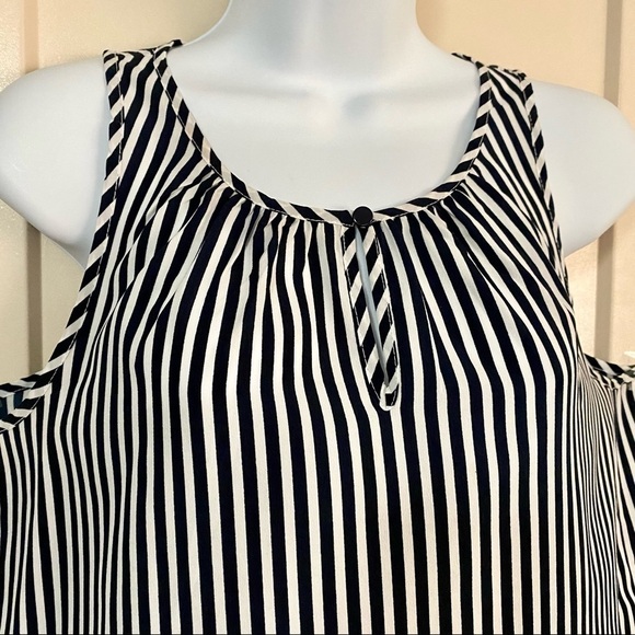 Navy White Stripe Sleeveless Blouse Top Medium Basic Layering Classic - Picture 5 of 11